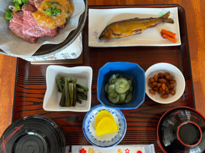 飛騨牛みそステーキ定食 – Hida Beef Miso steak set　￥2000 or ￥1800